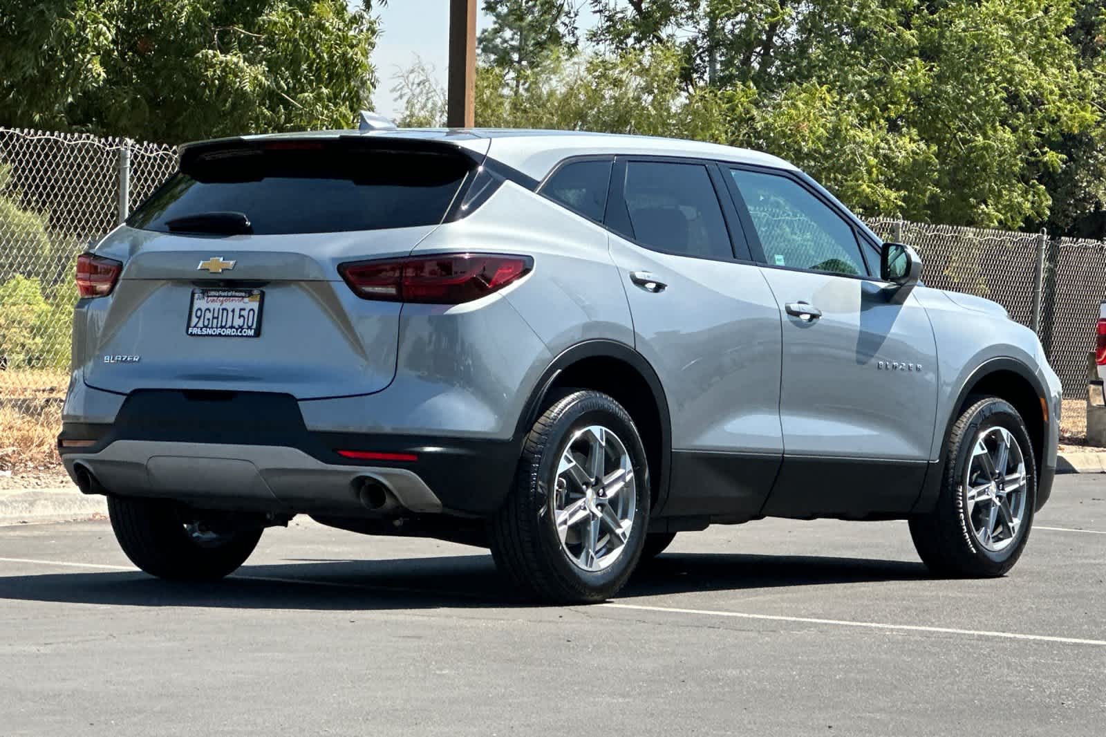 2023 Chevrolet Blazer photo 2