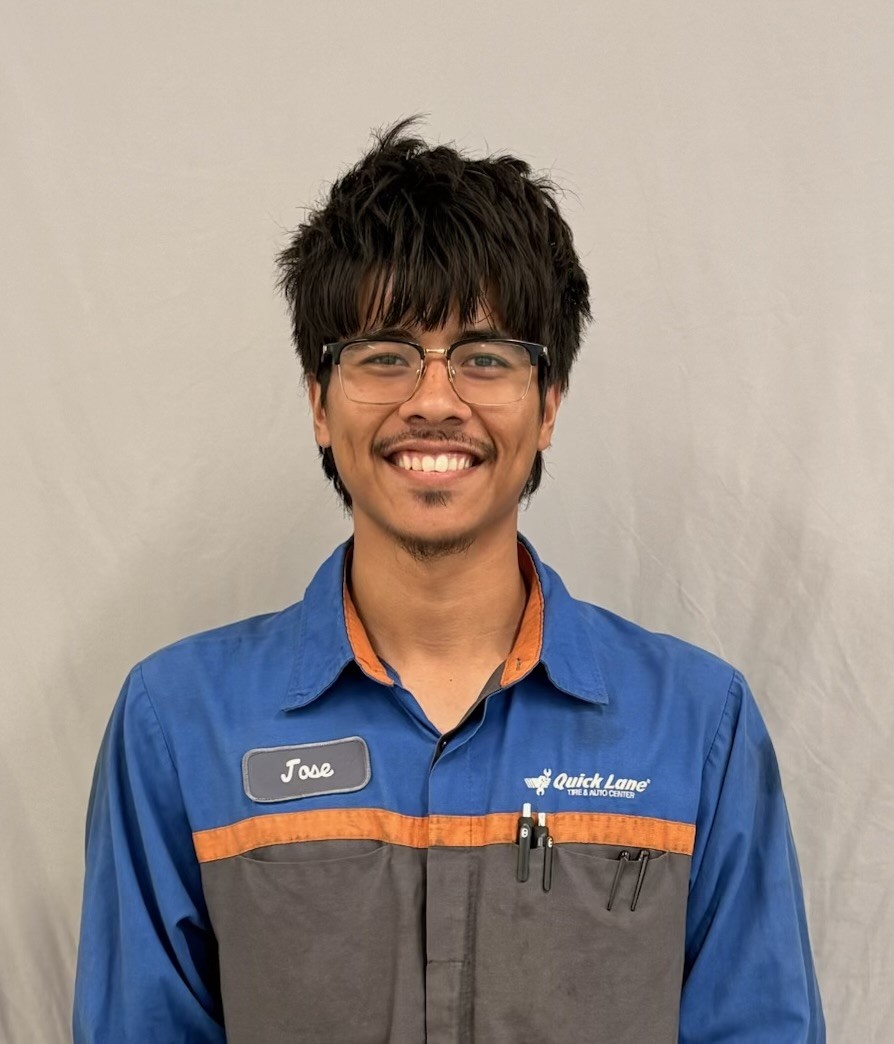 El miembro del personal José Menera de ID_57f147569650