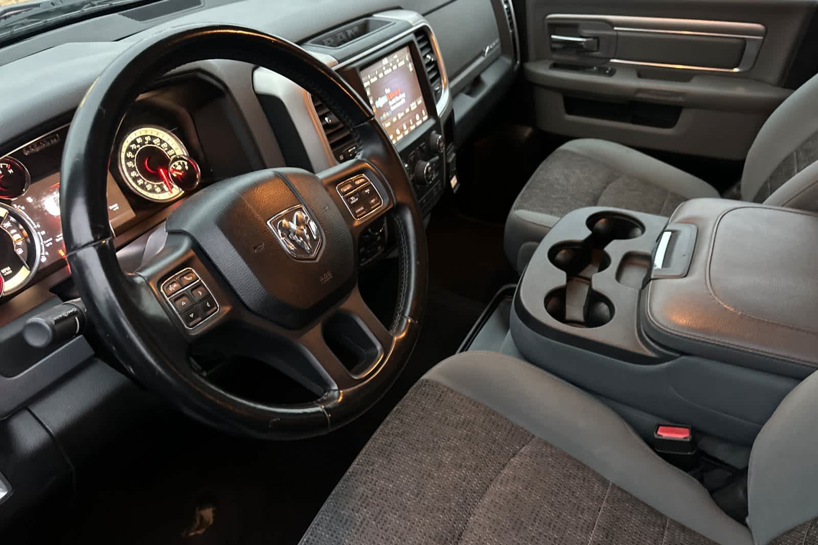 Thumbnail: 2019 RAM 1500 Classic - 11