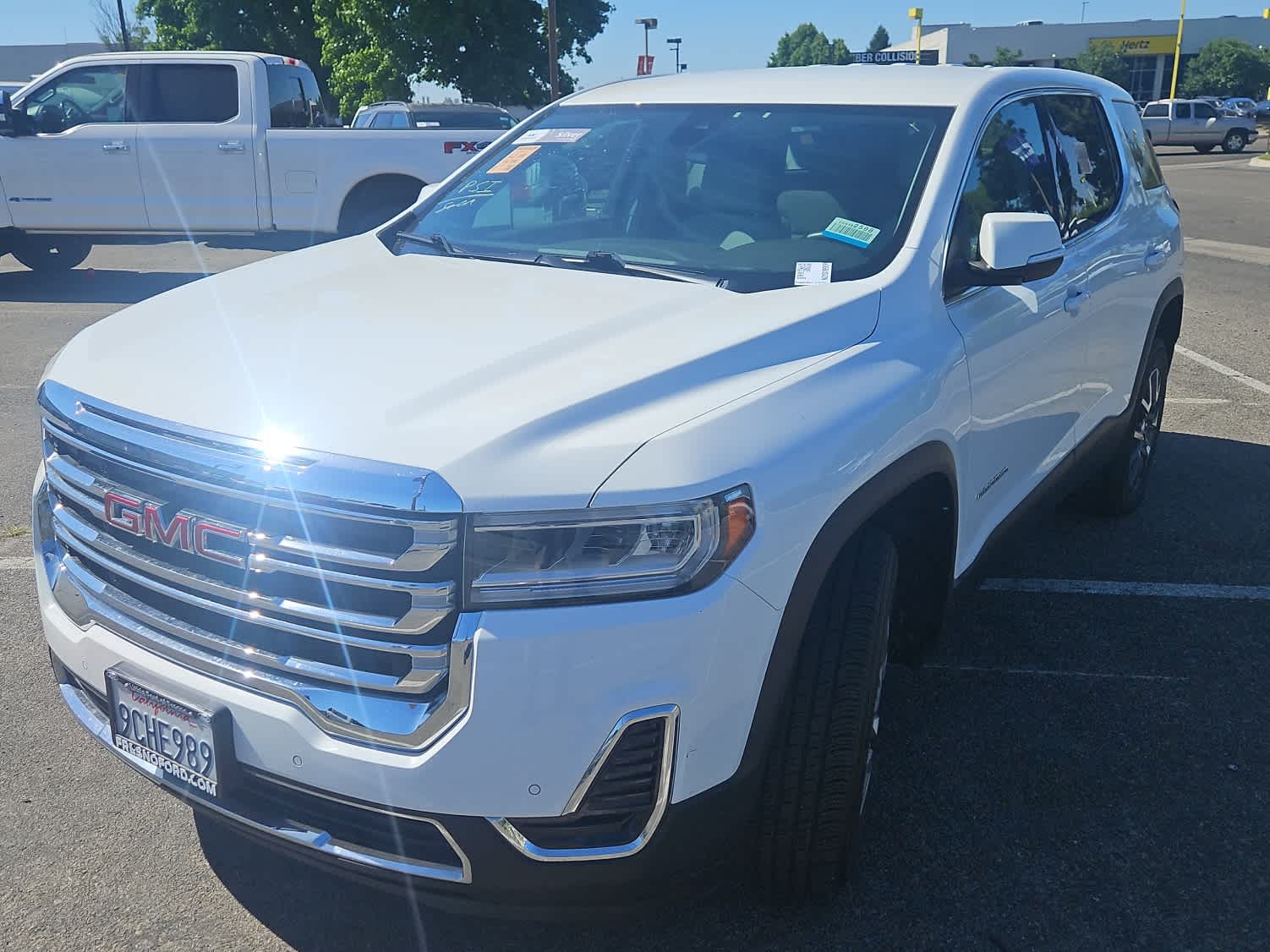 2022 GMC Acadia SLE FWD's photo