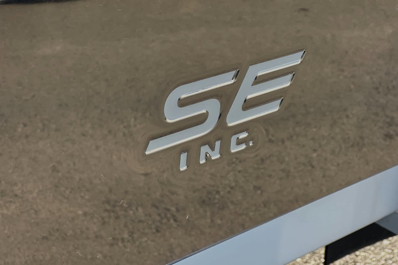 Thumbnail: 2024 Ford Econoline - 25