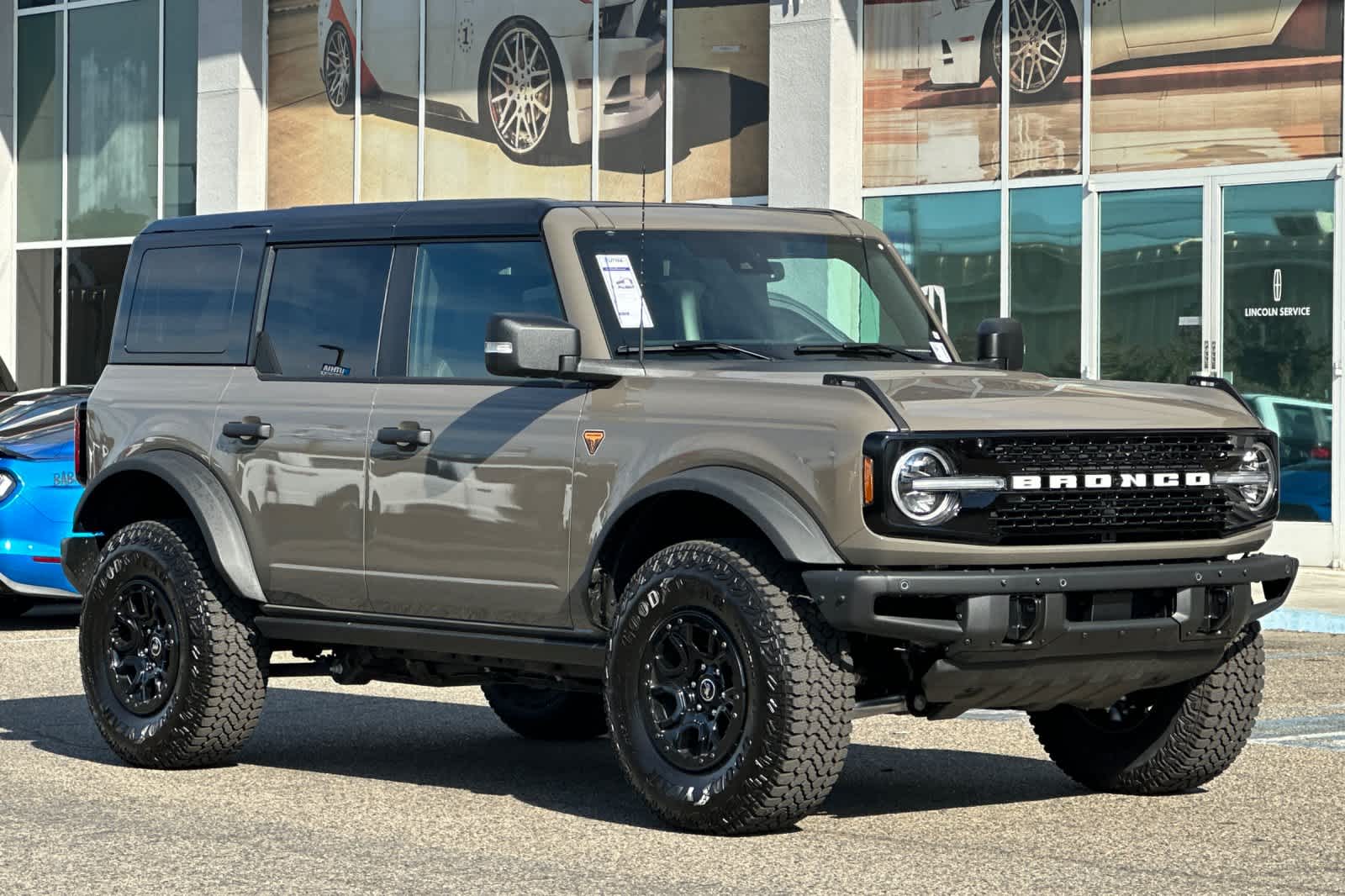 Thumbnail: 2025 Ford Bronco - 10