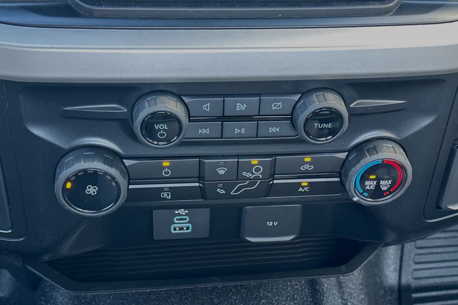 Thumbnail: 2024 Ford Econoline - 16