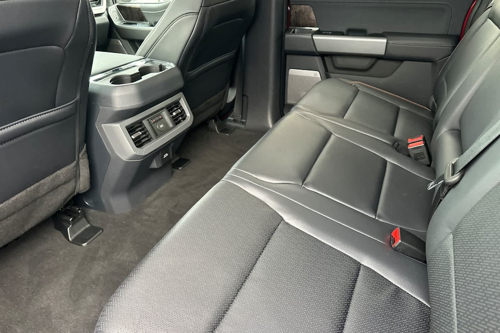 New 2026 Ford Super Duty F-350 SRW Lariat Truck