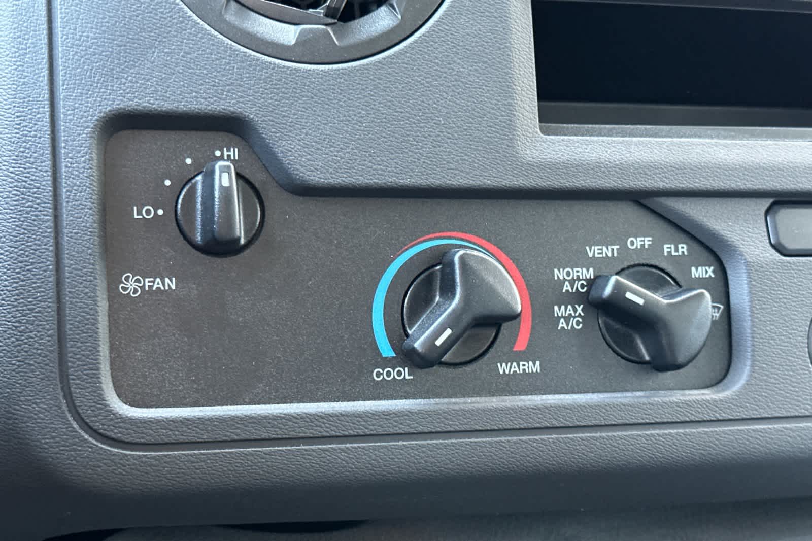 Thumbnail: 2026 Ford Econoline - 19