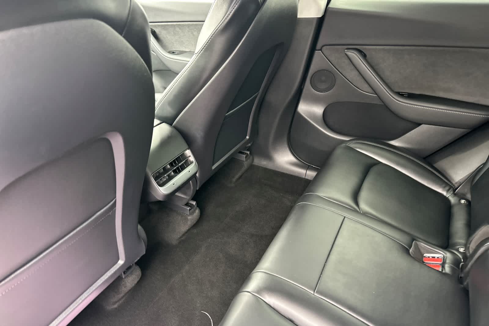 2021 Tesla Model Y Long Range photo 3