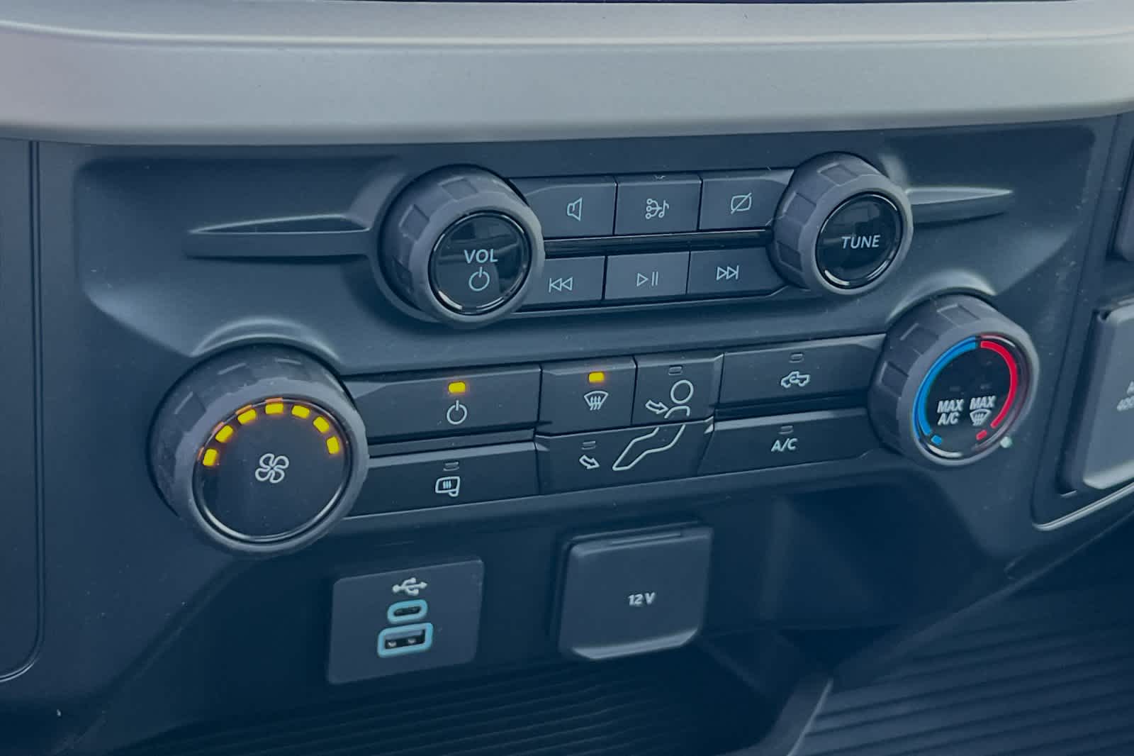 Thumbnail: 2024 Ford Econoline - 20