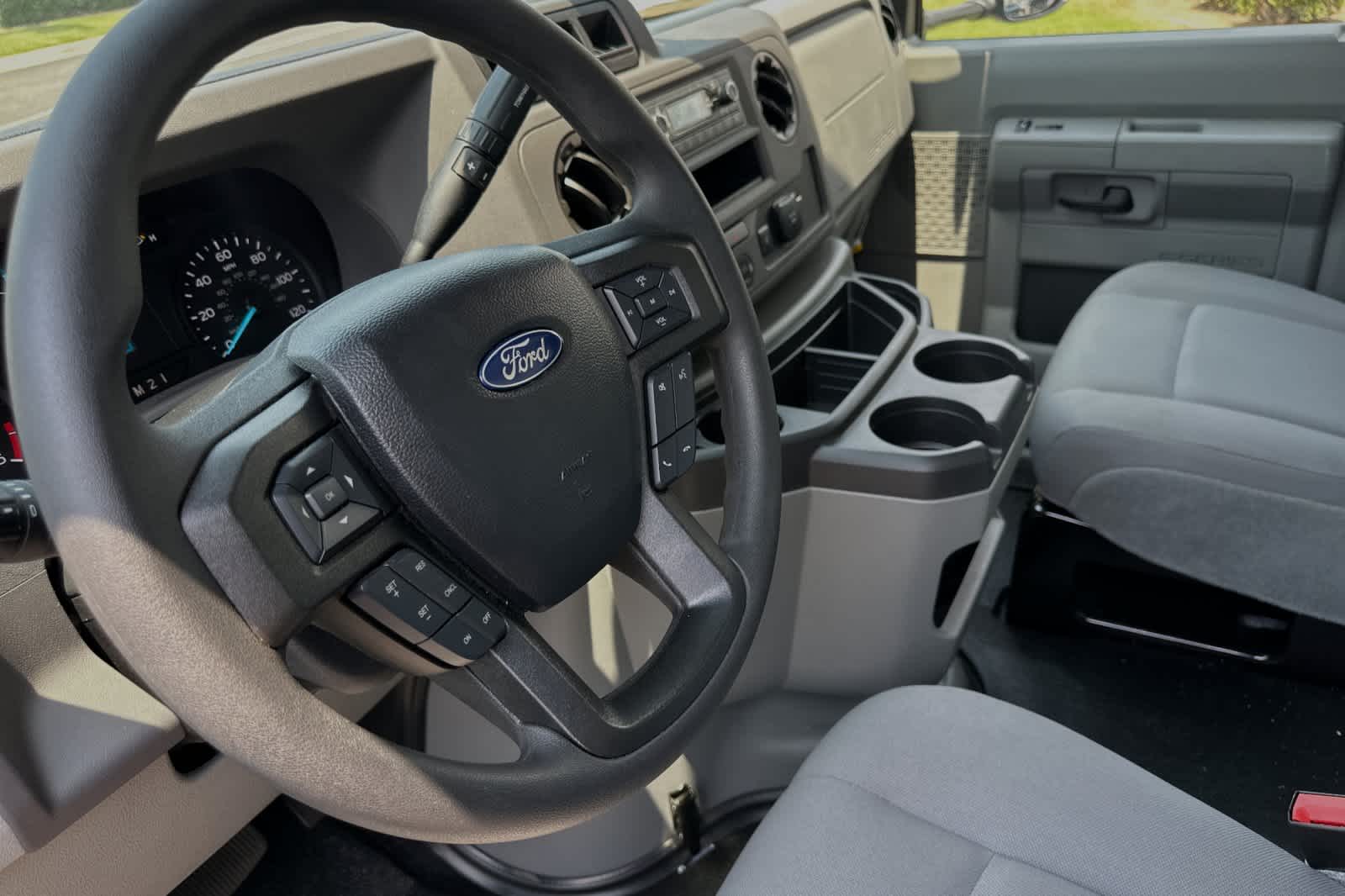 Thumbnail: 2025 Ford Econoline - 10