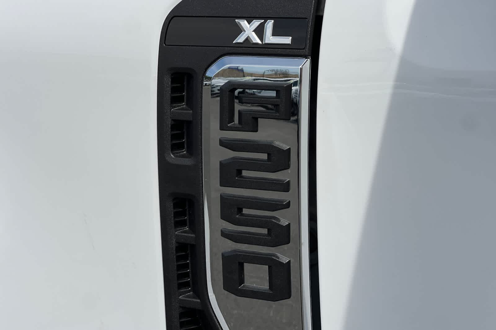 Thumbnail: 2026 Ford Econoline - 25