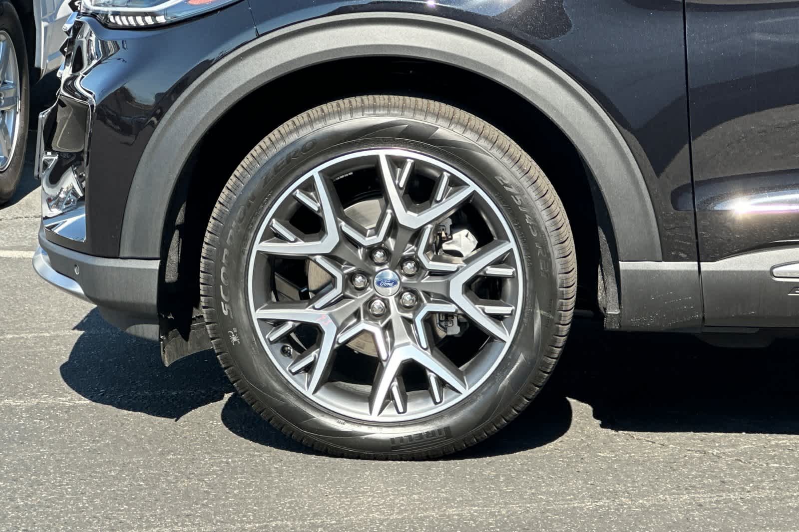 Thumbnail: 2025 Ford Explorer - 28