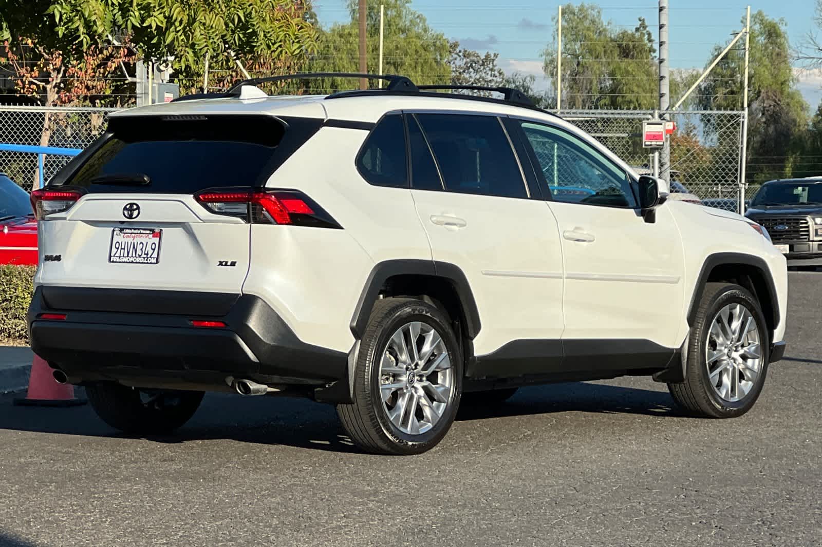 2023 Toyota RAV4 XLE Premium photo 2