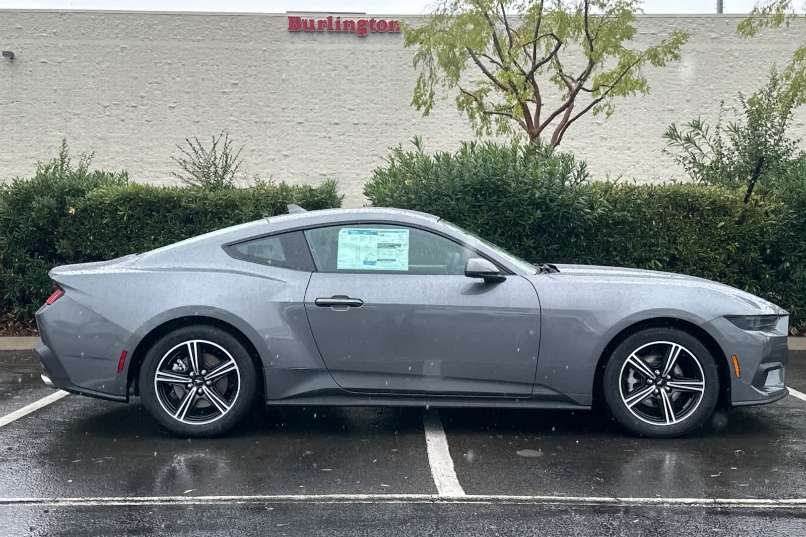 Thumbnail: 2025 Ford Mustang - 8