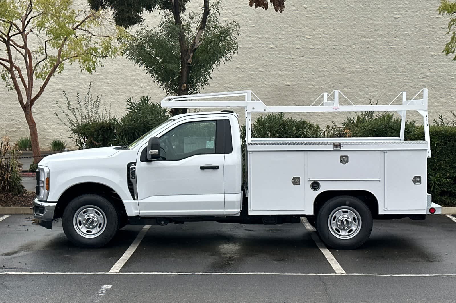 Thumbnail: 2026 Ford Econoline - 3