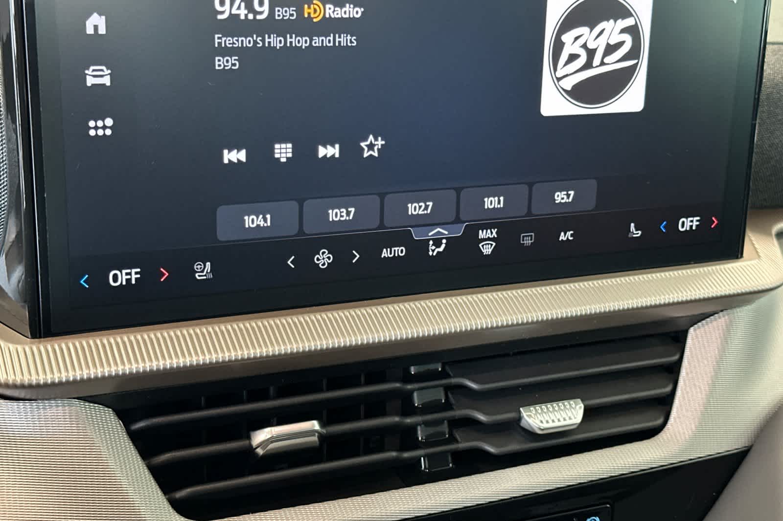 Thumbnail: 2026 Ford Explorer - 23