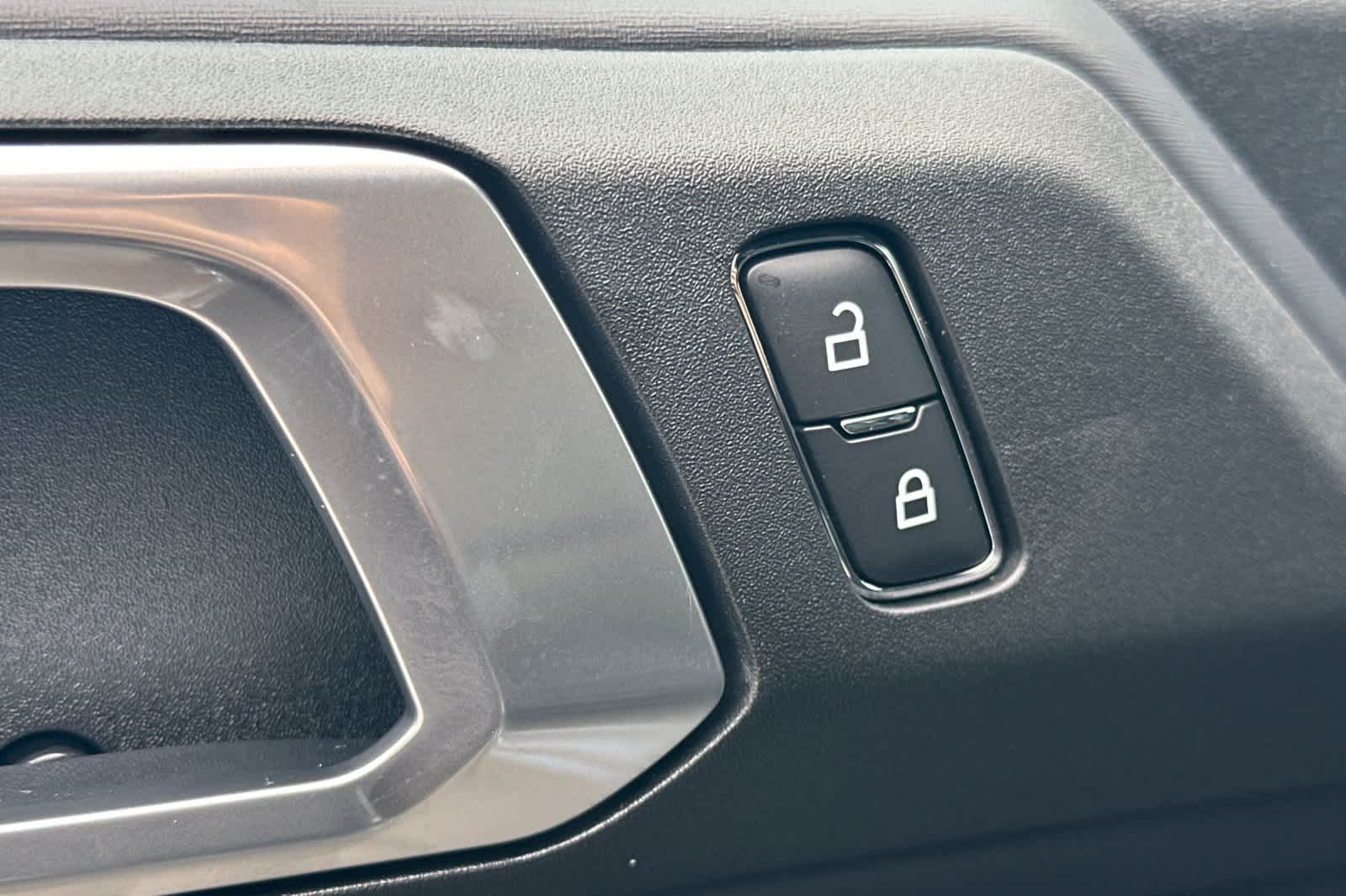 Thumbnail: 2025 Ford Bronco - 14