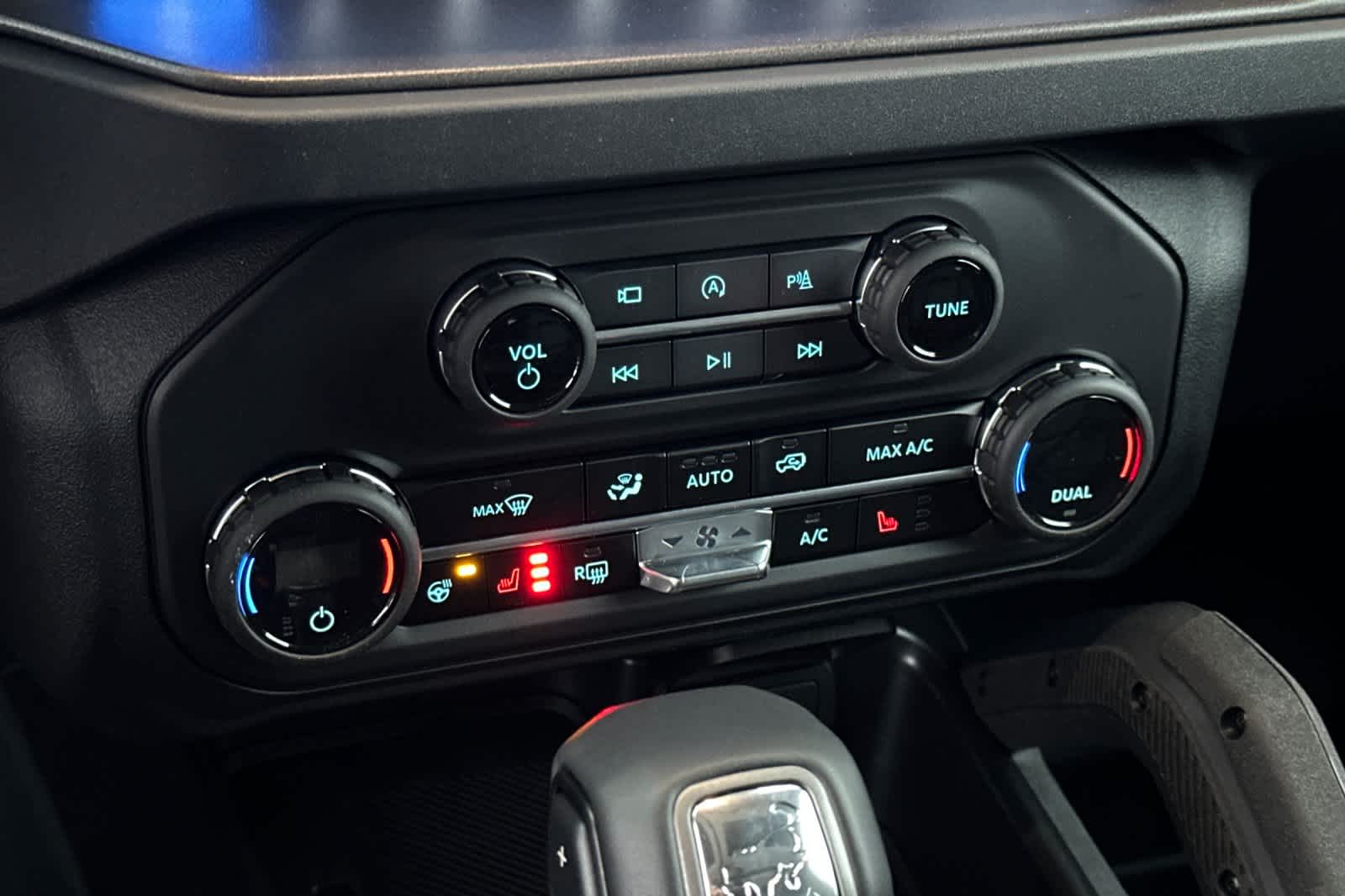 Thumbnail: 2025 Ford Bronco - 22