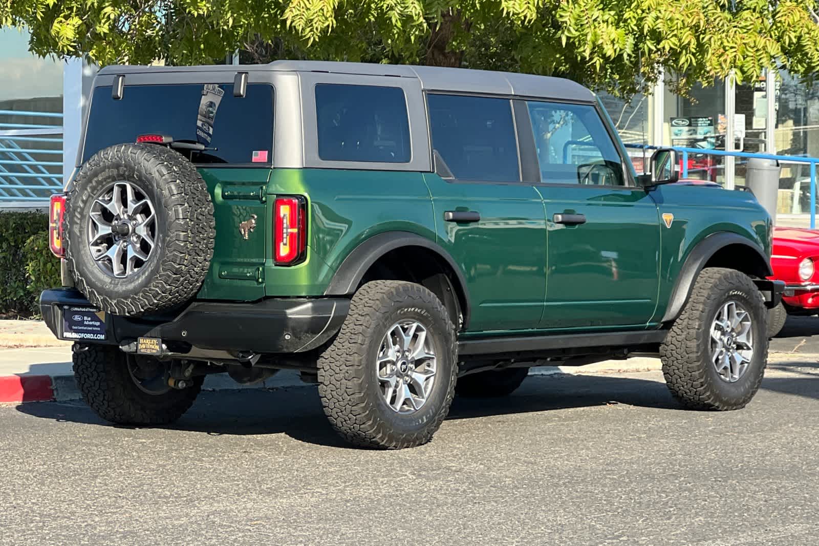2024 Ford Bronco Badlands photo 2