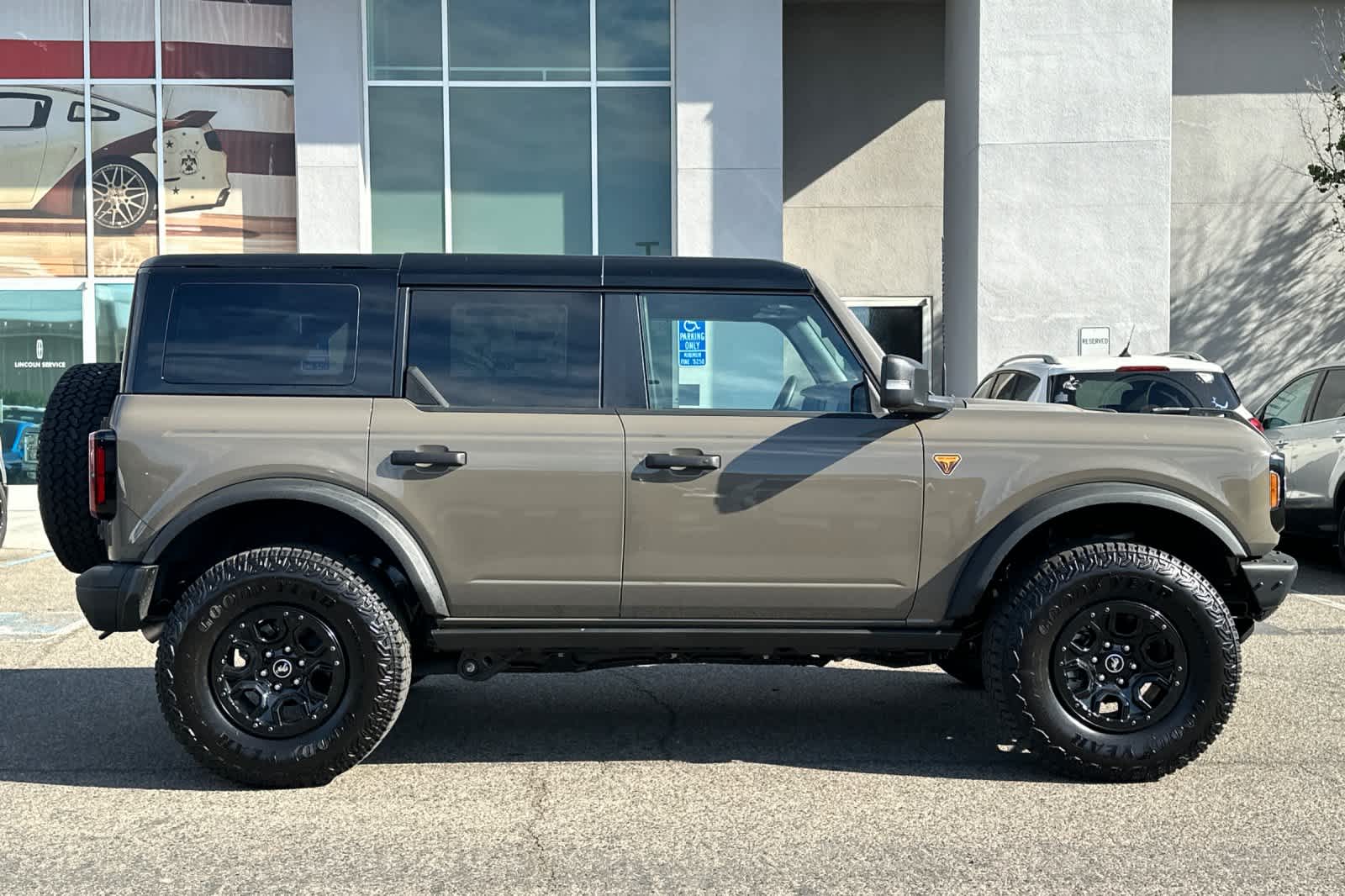 Thumbnail: 2025 Ford Bronco - 8