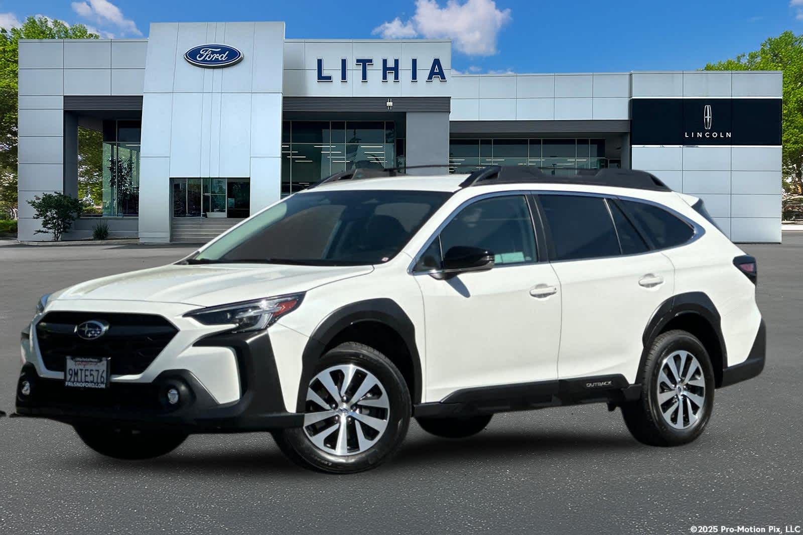 2024 Subaru Outback Premium's photo