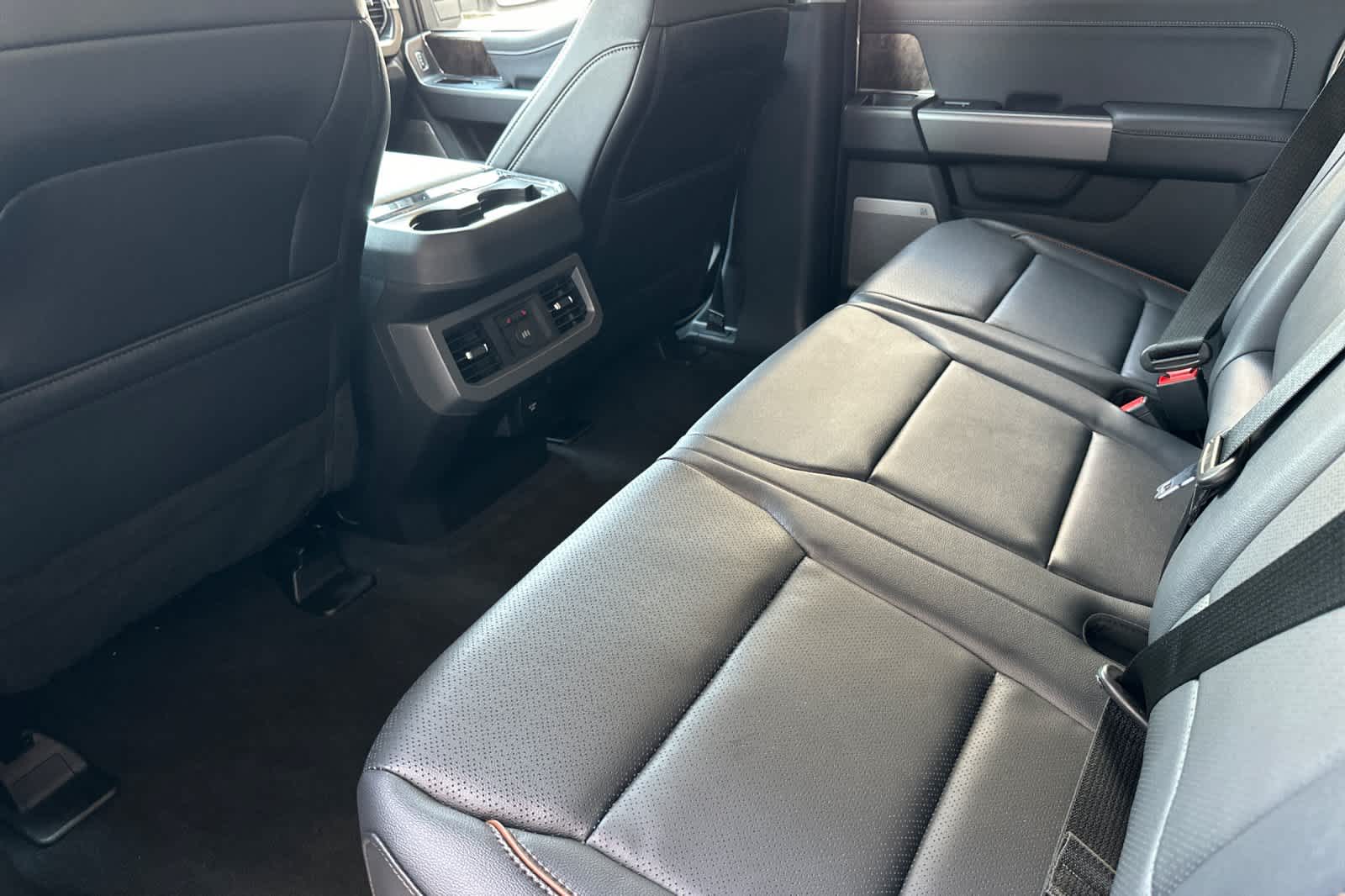 2025 Ford F-250 Lariat photo 4