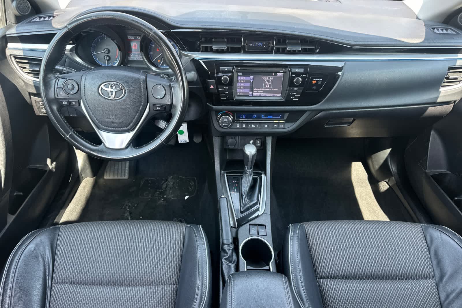 2015 Toyota Corolla L photo 3