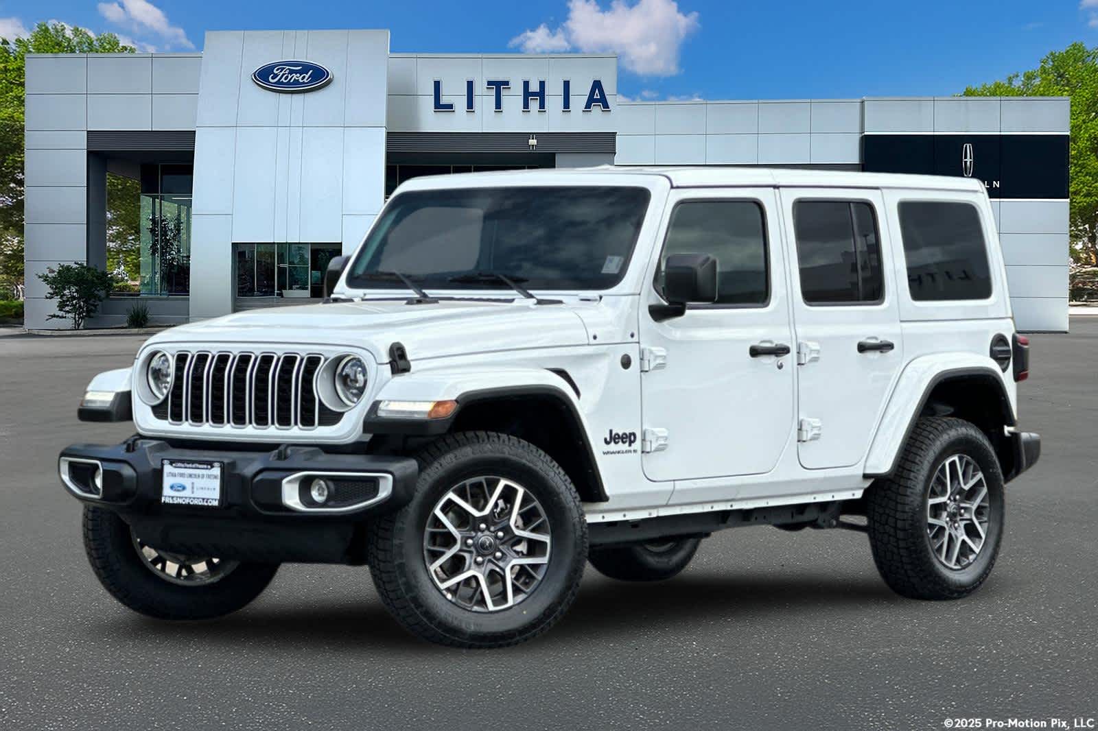2025 Jeep Wrangler Sahara's photo