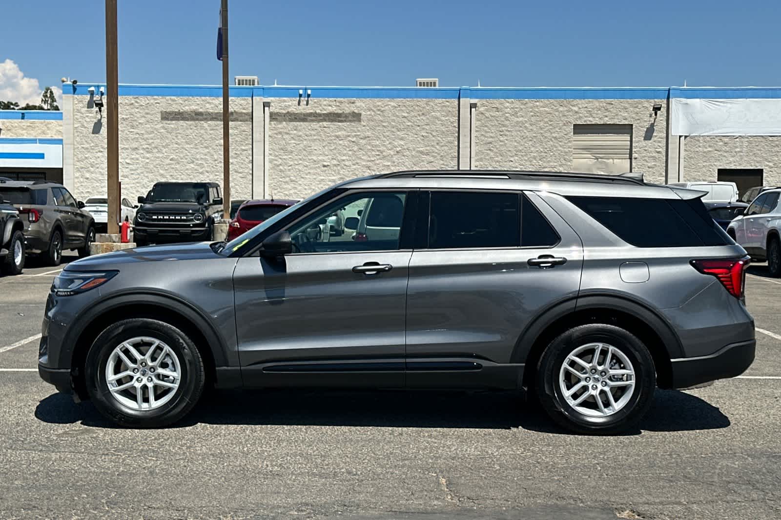 Thumbnail: 2026 Ford Explorer - 5