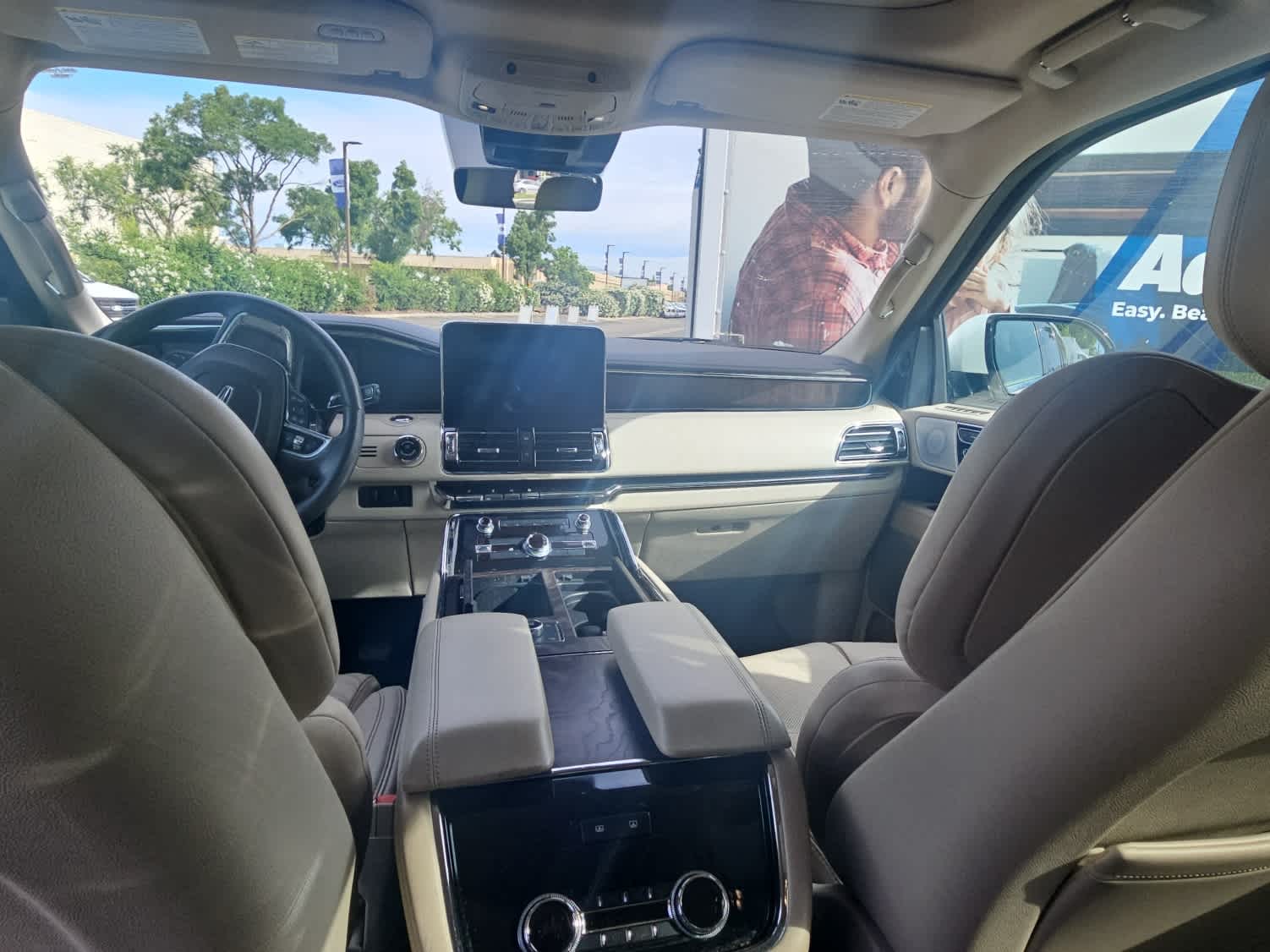 Thumbnail: 2020 Lincoln Navigator - 11
