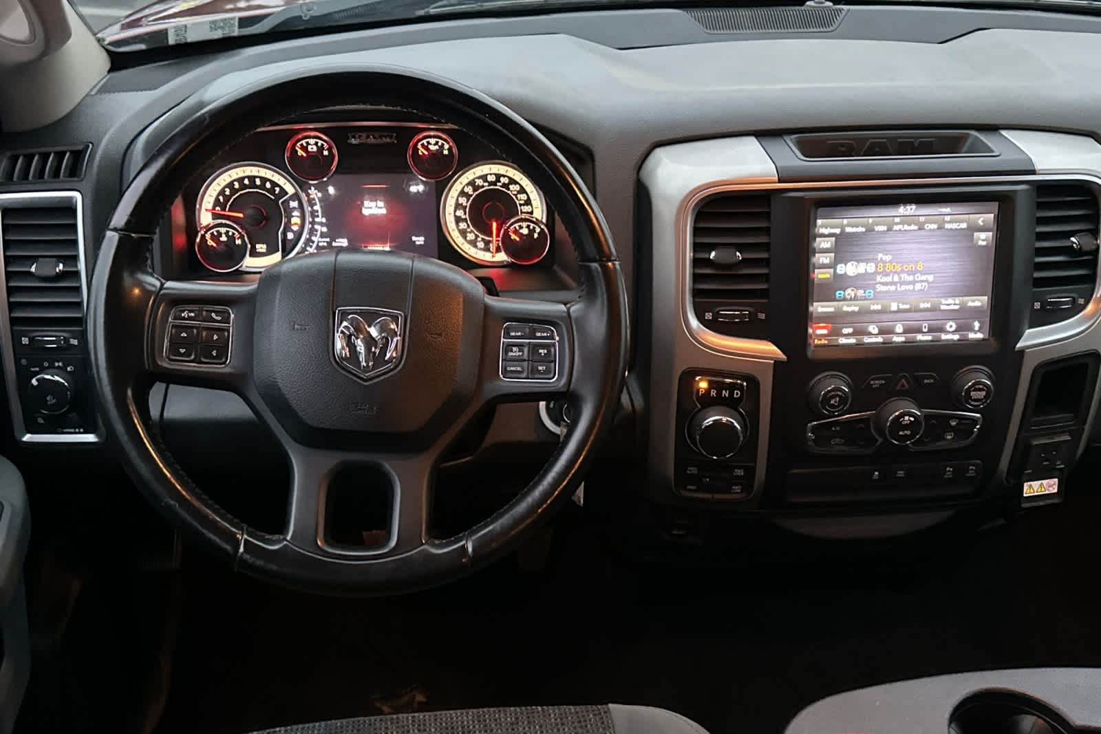 Thumbnail: 2019 RAM 1500 Classic - 14