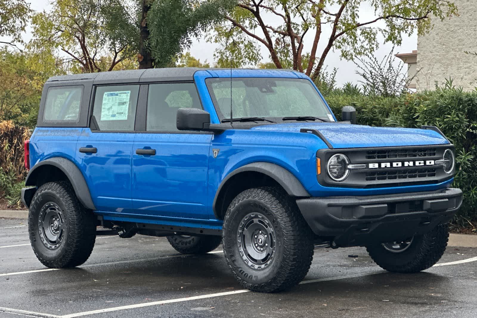 Thumbnail: 2025 Ford Bronco - 10