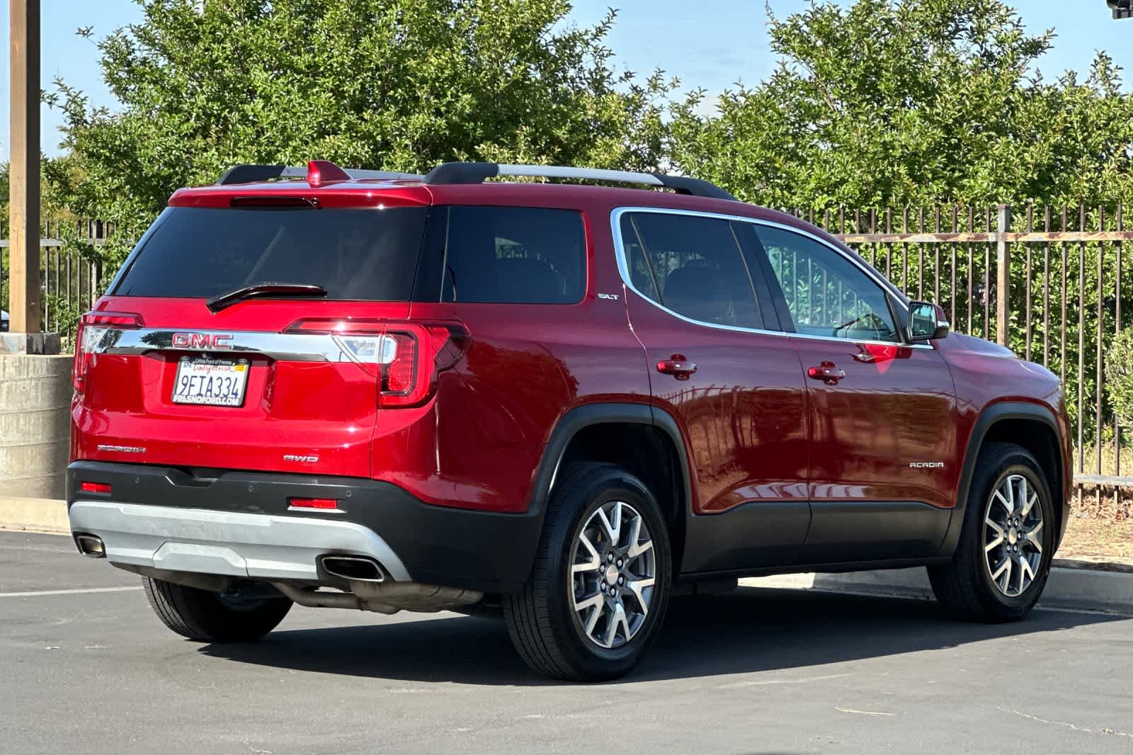 2023 Gmc Acadia SLT photo 2