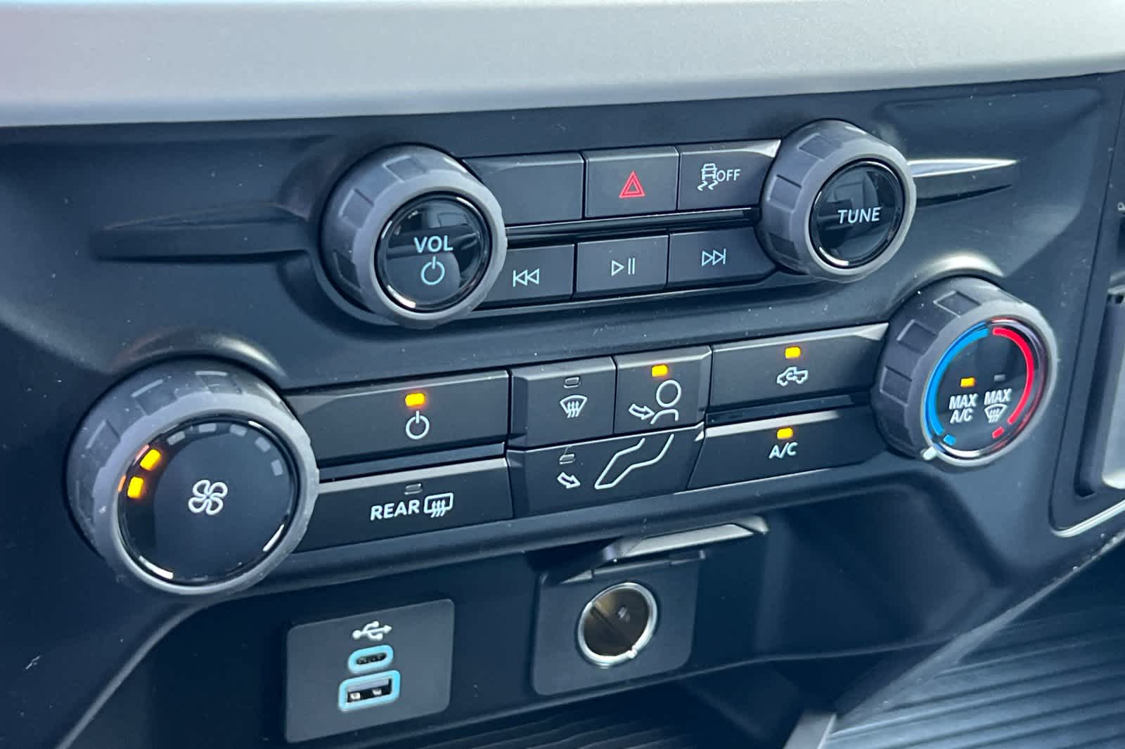 Thumbnail: 2026 Ford Econoline - 20