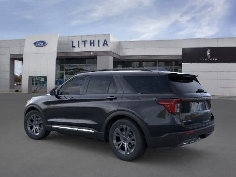 2025 Ford Explorer photo 3