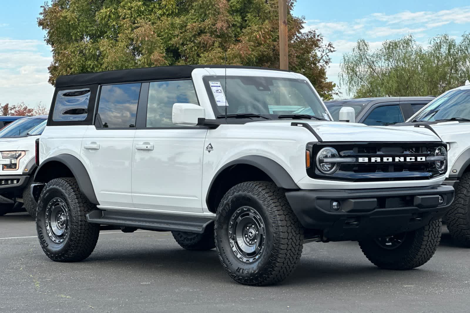 Thumbnail: 2025 Ford Bronco - 10