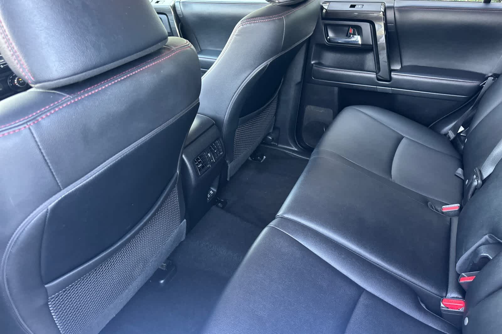 2022 Toyota 4Runner TRD Off-Road Premium photo 4