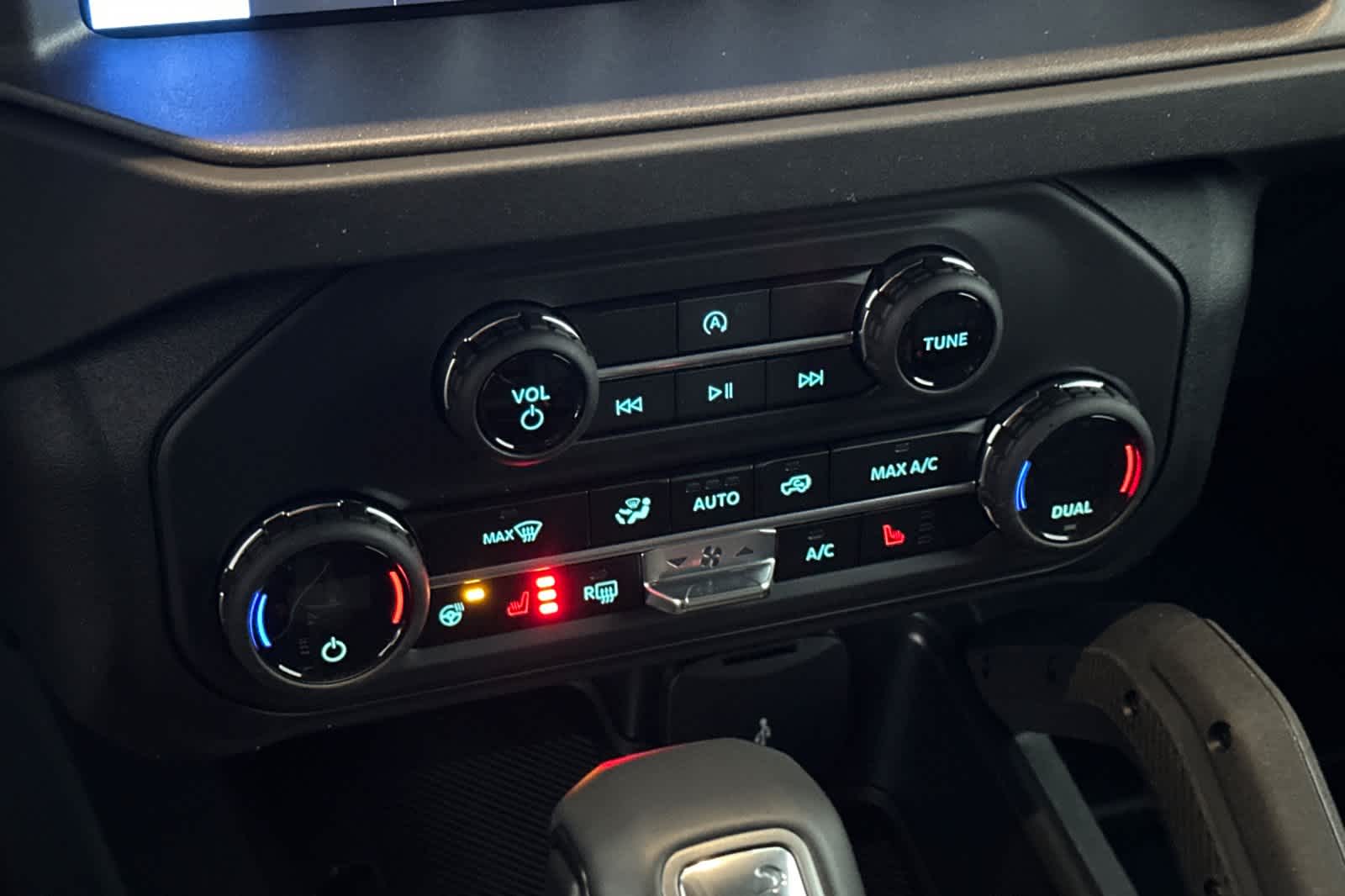 Thumbnail: 2025 Ford Bronco - 21