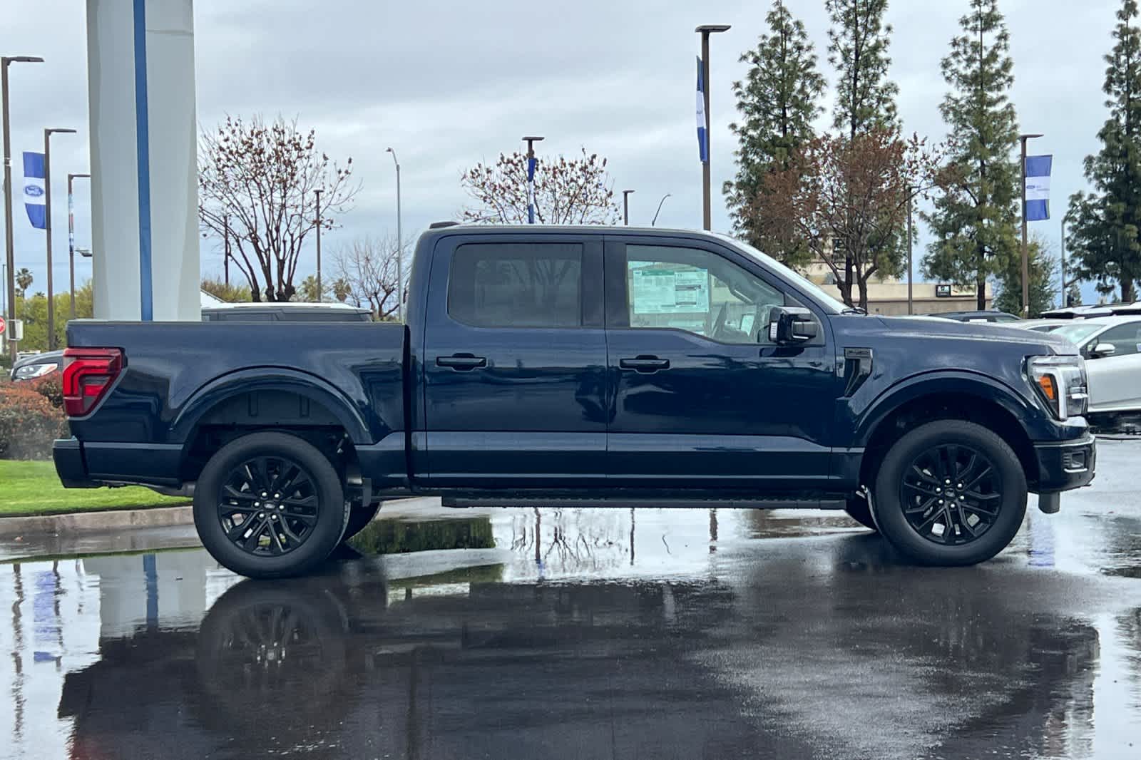 2025 Ford F-150 Lariat 10