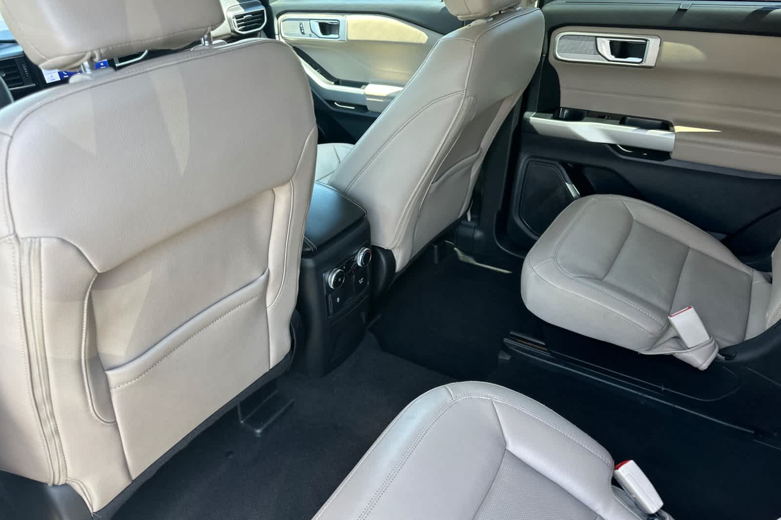 2023 Ford Explorer Limited photo 3