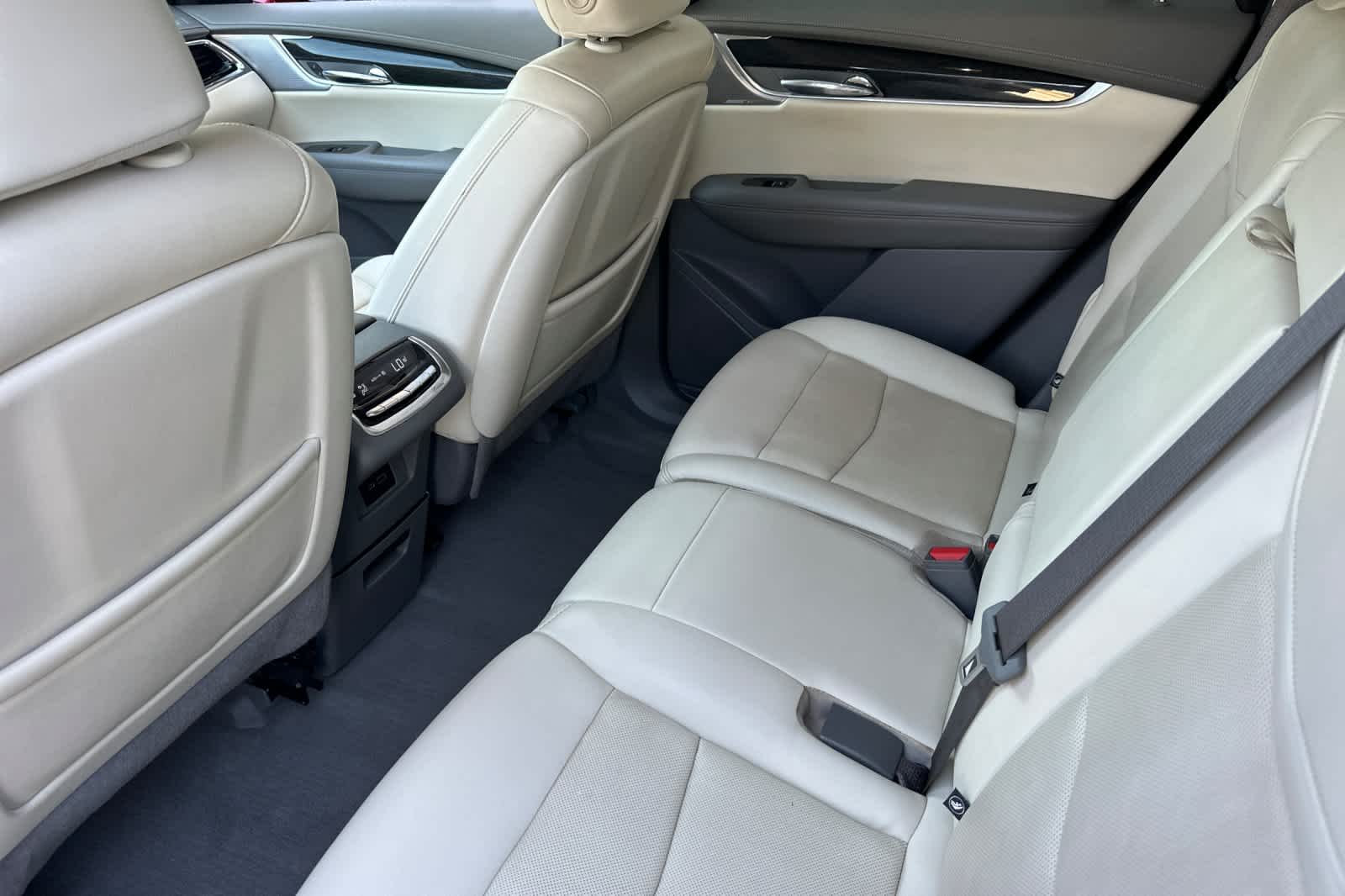2021 Cadillac XT6 Premium Luxury photo 4