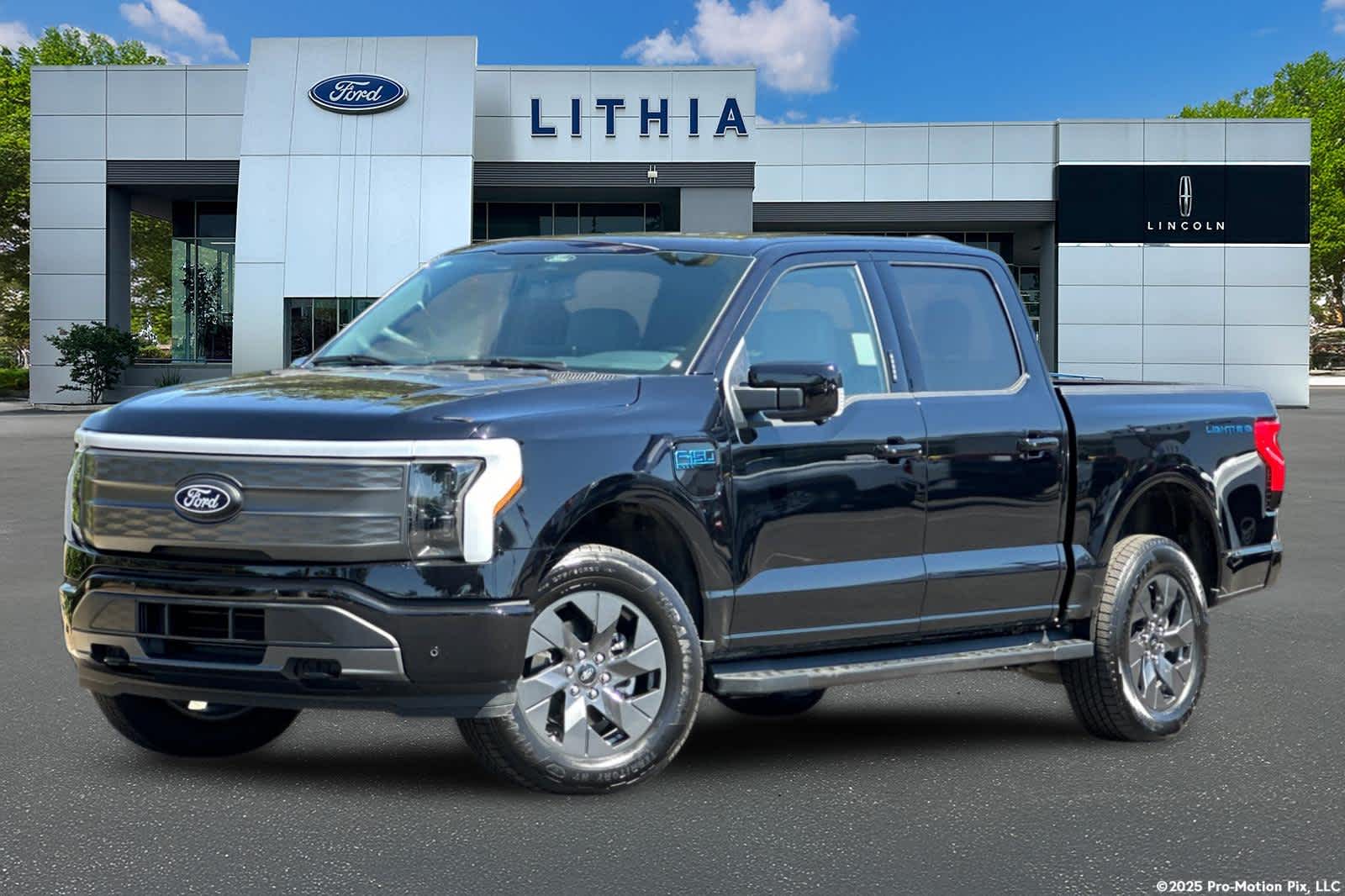 2025 Ford F-150 Lightning Lariat's photo