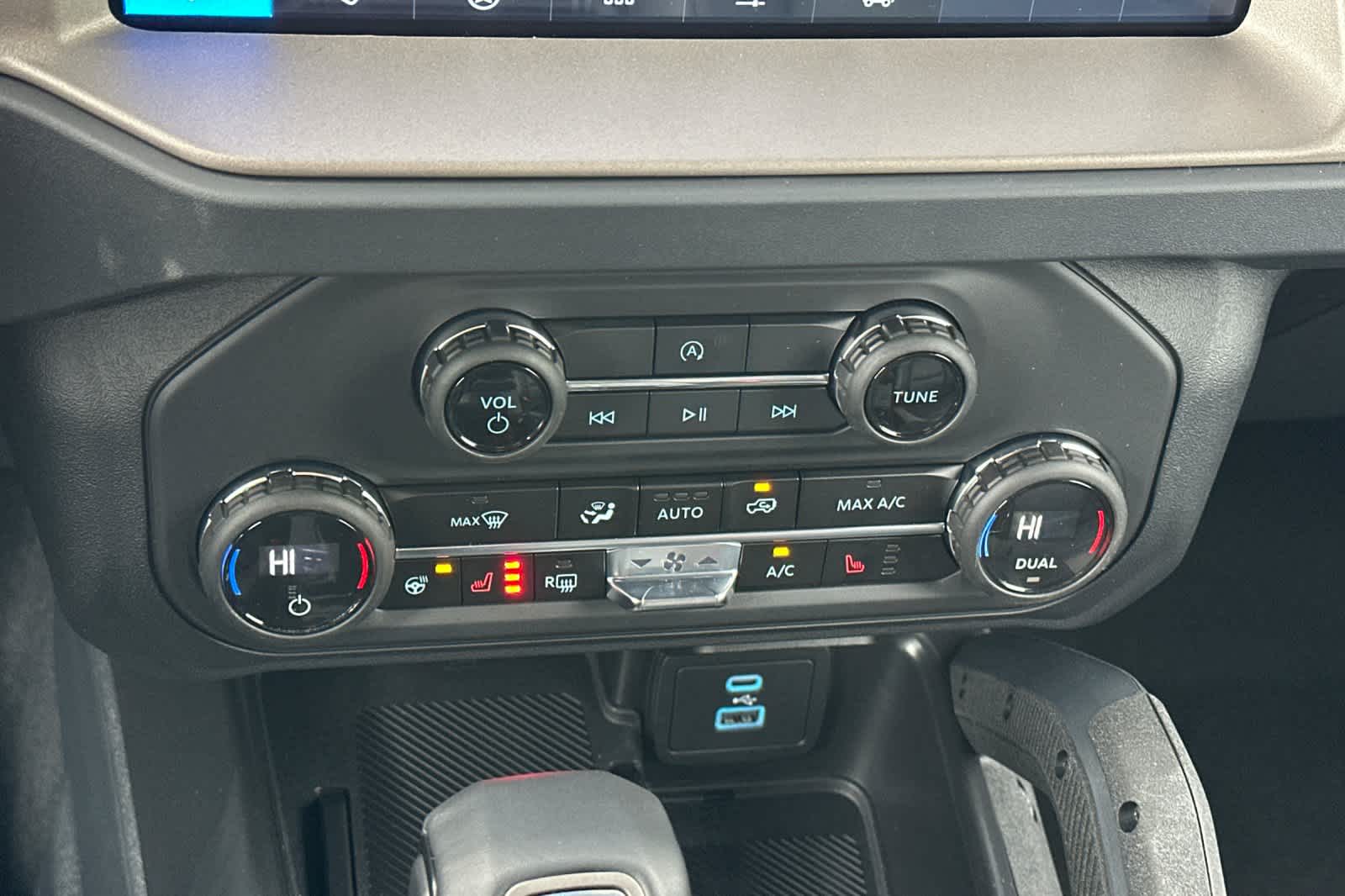 Thumbnail: 2025 Ford Bronco - 21