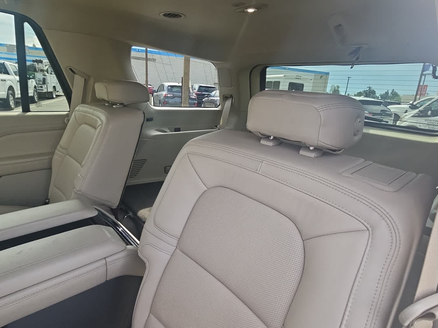 Thumbnail: 2020 Lincoln Navigator - 13
