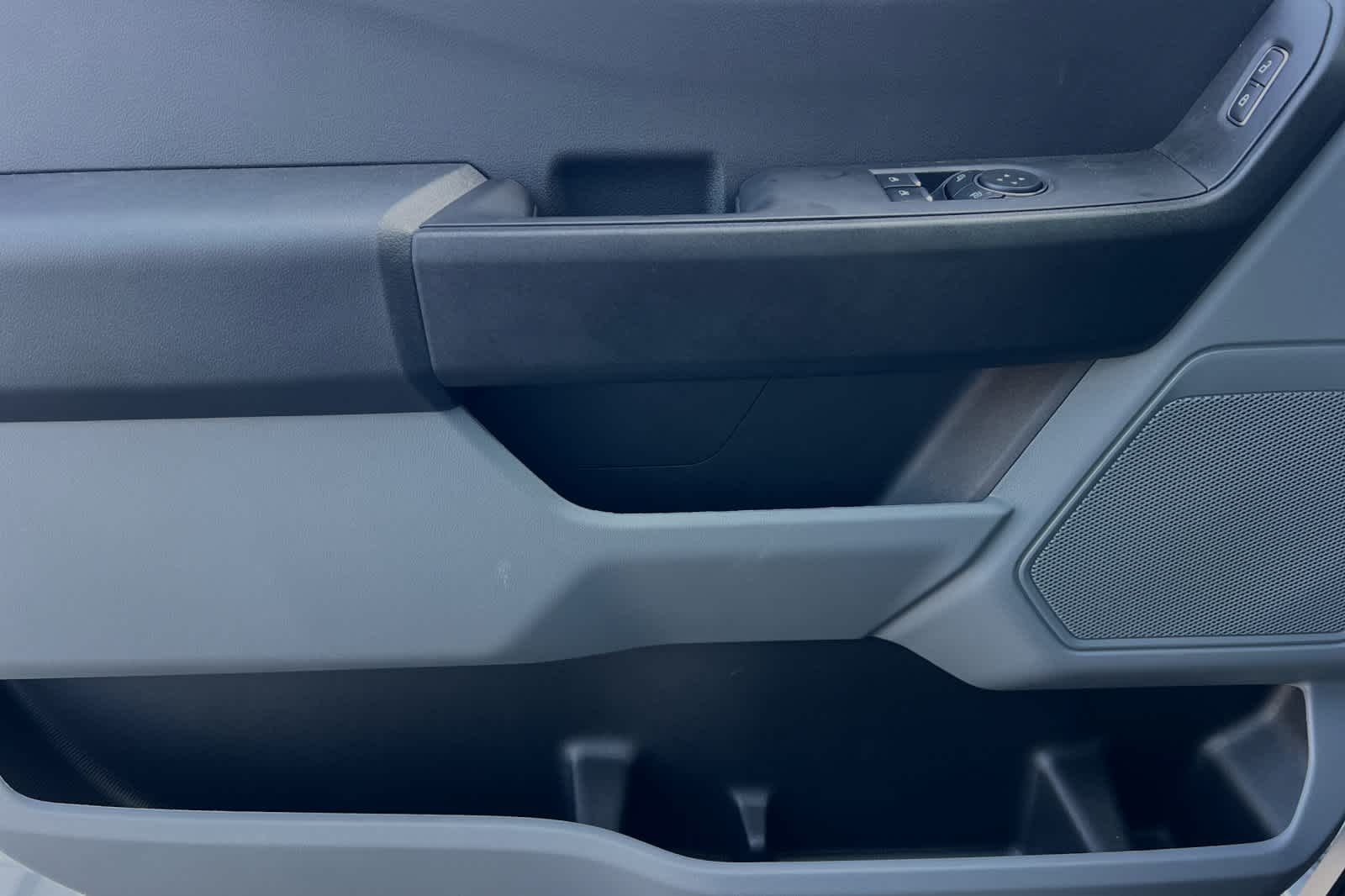 Thumbnail: 2024 Ford Econoline - 13