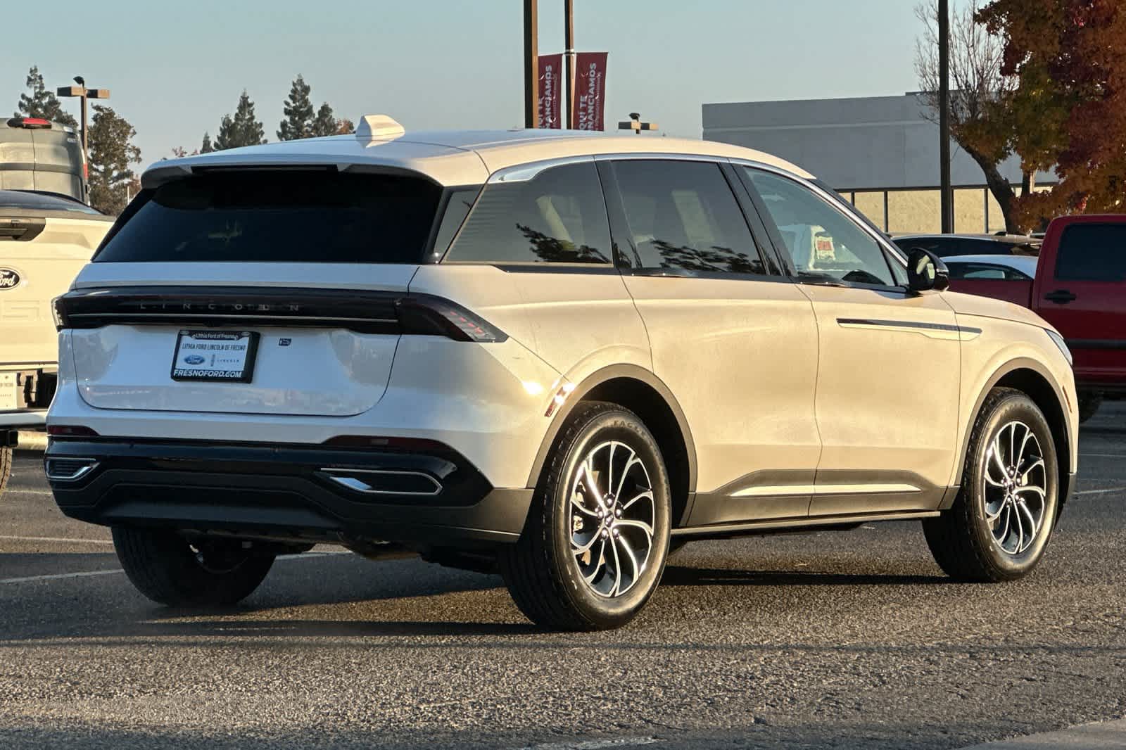 Thumbnail: 2026 Lincoln Nautilus - 2