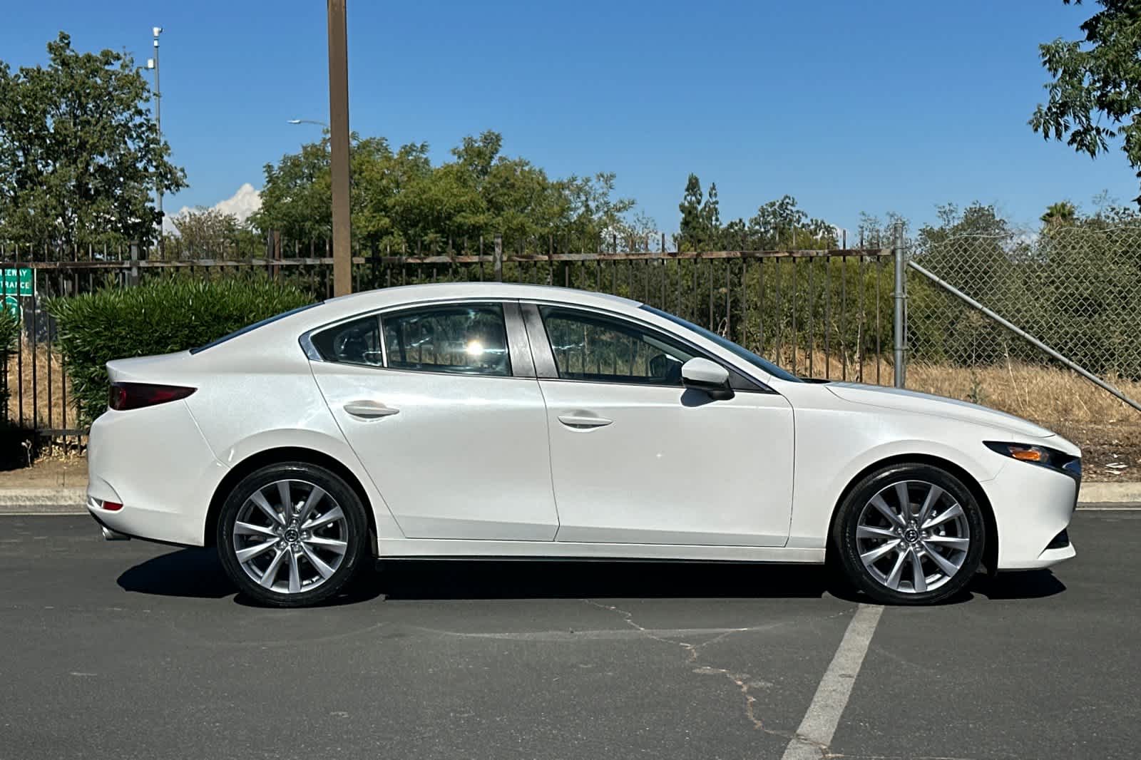 Thumbnail: 2022 Mazda Mazda3 - 8