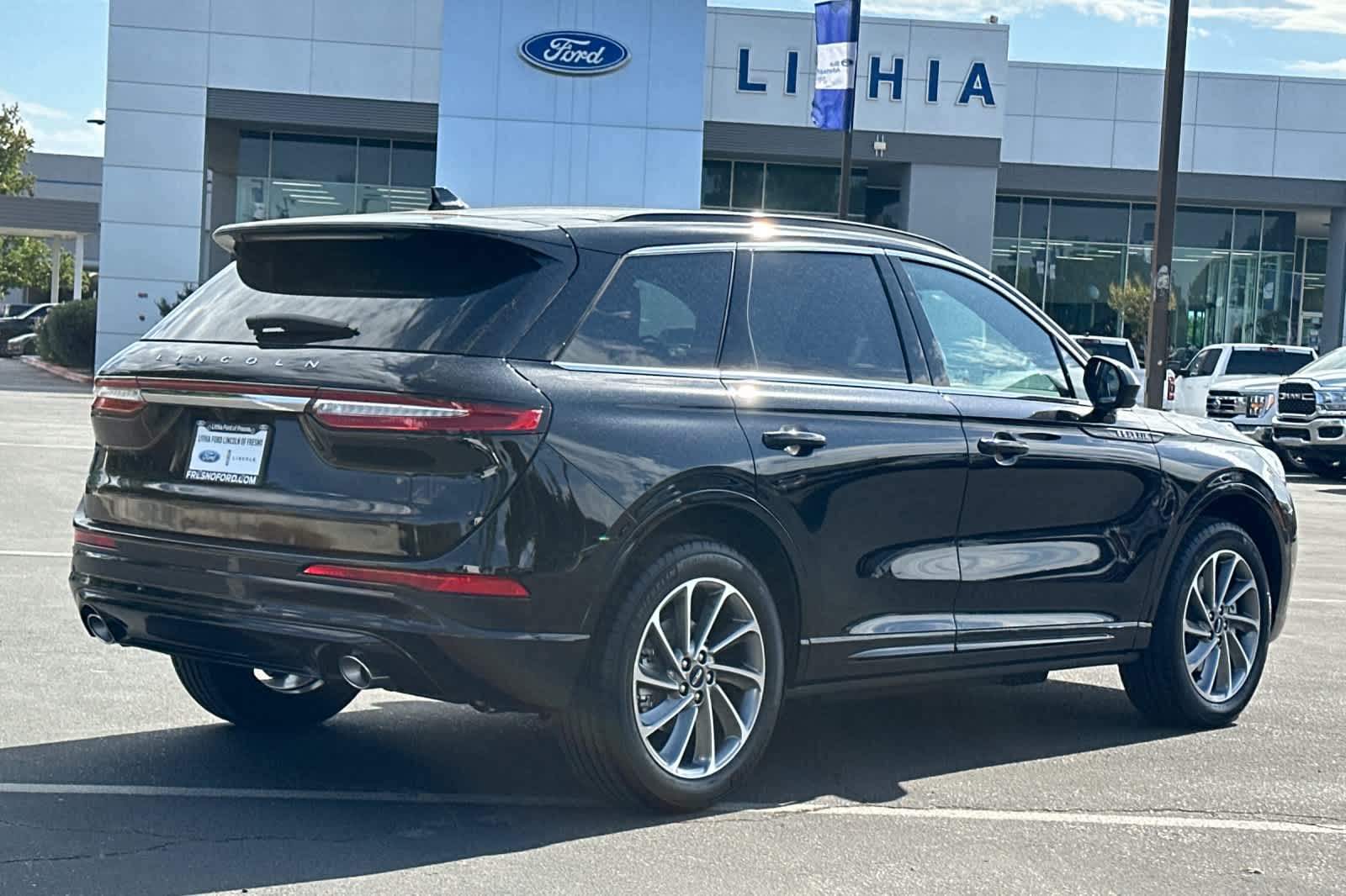 Thumbnail: 2025 Lincoln Corsair - 2