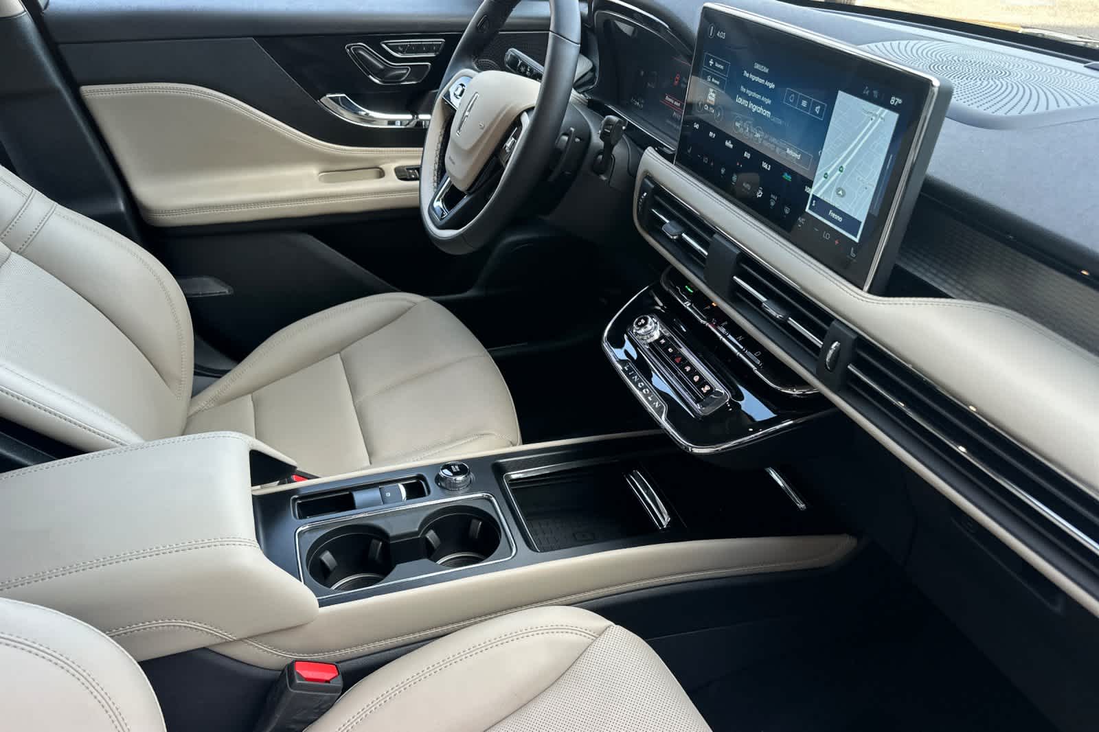 Thumbnail: 2025 Lincoln Corsair - 17