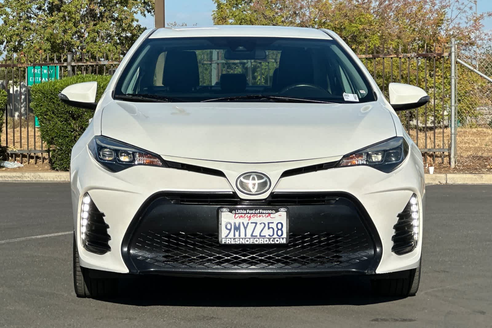 Thumbnail: 2017 Toyota Corolla - 10