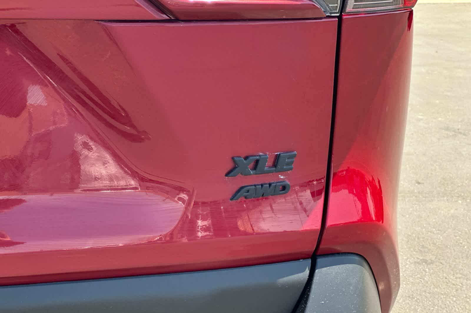 Thumbnail: 2022 Toyota RAV4 - 28