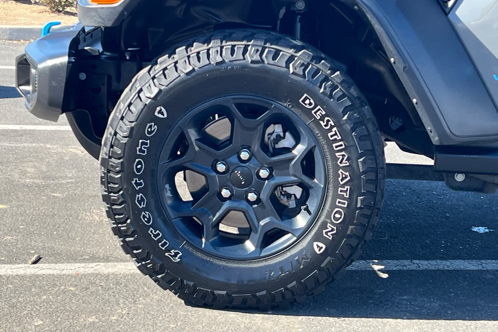 Thumbnail: 2023 Jeep Wrangler - 28